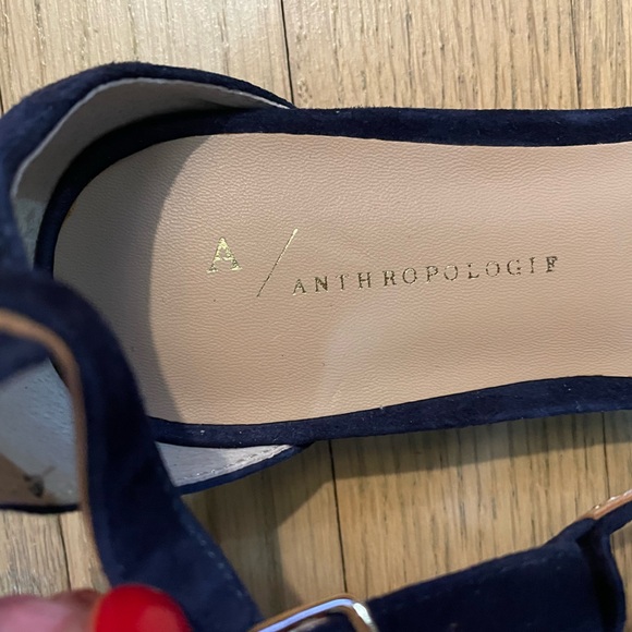 NWOT - ANTHROPOLOGIE “Elenore” Navy Blue Suede T-Strap Sandals with Bows / Sz 9 - Picture 7 of 12